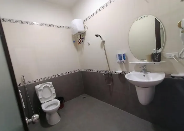 Htc Tuan Chau Hotel 2*